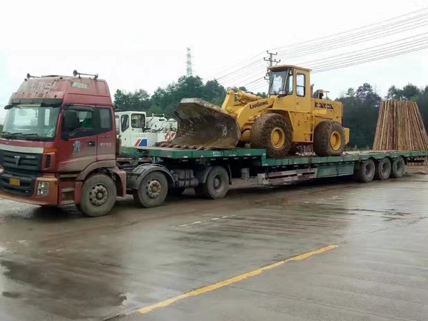 工程設(shè)備運(yùn)輸案例13